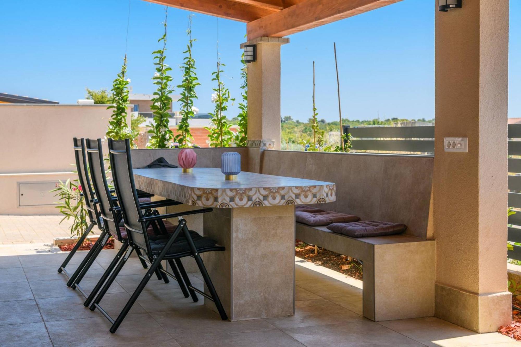 Villa Brionika Mit Pool Vodnjan Kültér fotó